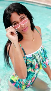 Ashly_Miller Sunny day Pic 4