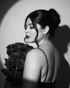 BellaFlaming Public 사진