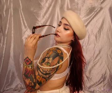 ViolettCastelViolett and pearls Bild 7