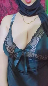 Rania-Dalouaa Public Pic 2