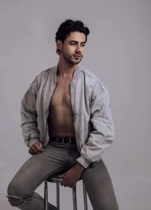 Public de heteros_curious  4 Imagens