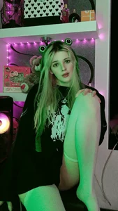 DittyKittys 🐸 froggy outfit 🐸 sexfoto 1