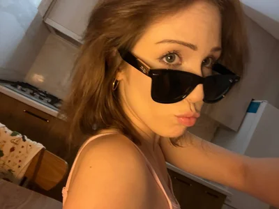 MargaretShyandSkinny mirror and me Pic 6