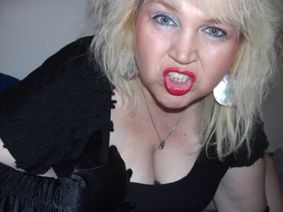 Blasflittchen sexy Bitch Pic 5