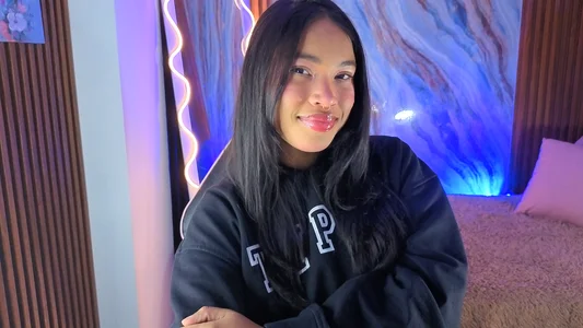 penelope_tay1 cool girl 🤭 Foto