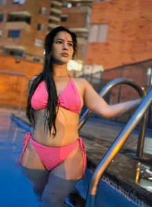 soft_doll_small123 😈Pool day 😈 Pic 3