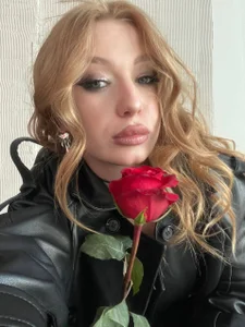 BeatriceBinocheの👄👄👄の 3枚の写真