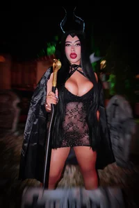 LeahLombardi_ 🖤Maleficent💜 صورة واحدة|LeahLombardi_ 🖤Maleficent💜 صورتان|LeahLombardi_ 🖤Maleficent💜  5 صور|LeahLombardi_ 🖤Maleficent💜  5 صورة