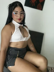 Public od Emily_Thompson33  3 snímek