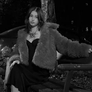 AmeliaVale shy 19yo… first looks 🖤 Gambar 4