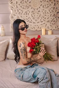 NaishaFord_1 Valentine's Day is for my lovers টি ছবি