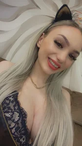 HaleySweet18 Public slika 3