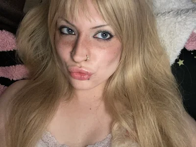 Lola-sweet-doll Public Pic 3