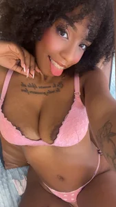 georgis__ EBONY 🔥 Foto 3