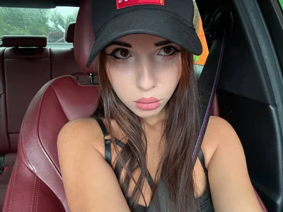 Juicy_Cutie Drive girl :) টি ছবি