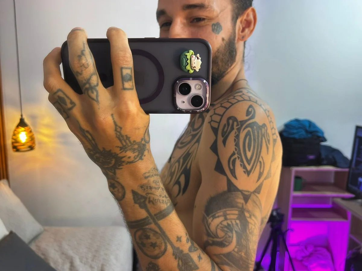 Hisoka_011 님의 트렌드 중인 사진  2162개