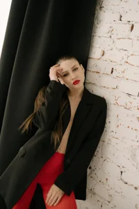 HenryBrumett Black&Red Pic 5