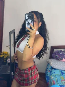 Violetlove_ Public Pic 8