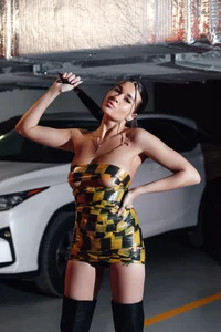 UrLillShy Meet me in the parking Pic 3