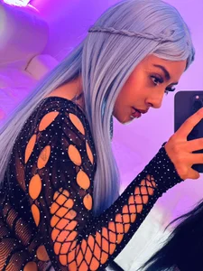 Lovely_celeste Curves that provoke, looks that challenge and an attitude that does not ask permission. There is no slika 9