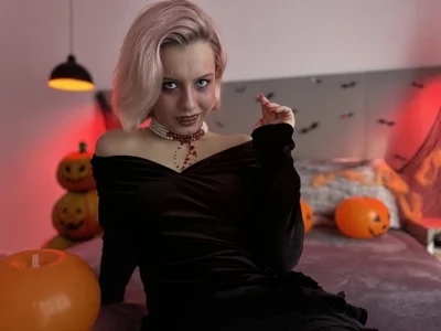 _blowjob_queen Vampire party Pic 5