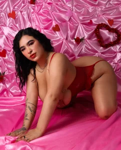 Sofia_martiin Valentine's Day between sighs and glances 💝 Pic