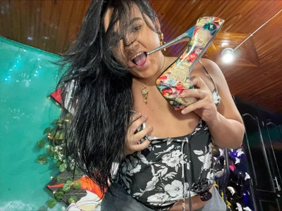 kimbighollesのkim hot xの 3枚の写真