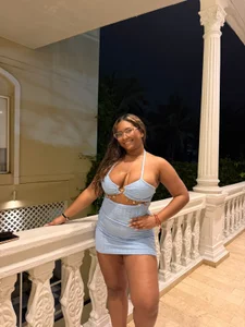 MadisonHunter2024 a getaway to the sea 🌊🧜🏽‍♀️ Pic 7