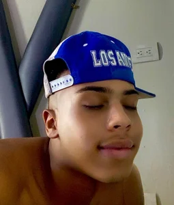 ada-brooke Looks that light fire🔥💖📷  2টি ছবি