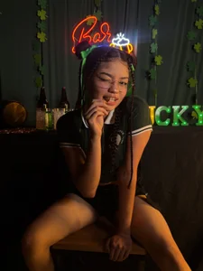 chloe_cortezHappy Mr. Patrick's Day☘️🌼 Bild 2