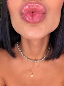 Bianca_Rouge_ Withe clothes Billede 5