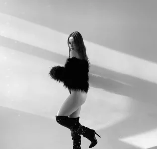 Public od AngeleRevelez  2 snímek