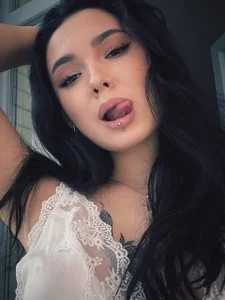 KimCrystal KIM  3. fénykép