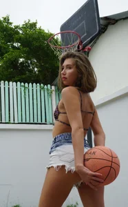 EveSiren Basketball Player Gambar 5