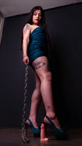 Julieta_RussellPublic图片