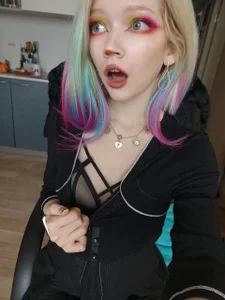 Misamane I went on a date with crazy makeup Pic