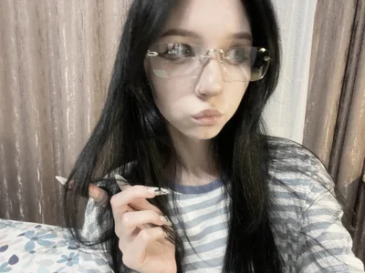 DeliaLoma Public Pic 2