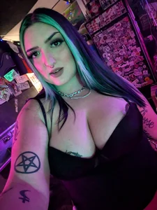 ImKatMeow: Public ( 2 фото)