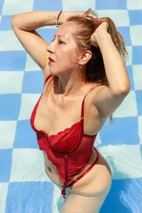 BrendaAdams_Pool day Bild 3