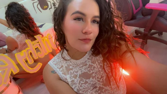 AbiggailMonroe kullanıcısının CURLY ABYGGAIL albümü -  2 fotoğraf