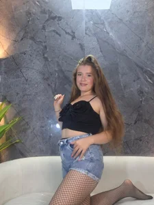 carla_ta Public Pic 3