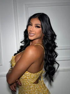 KalaBeckett_ 𝑌𝑒𝑙𝑙𝑜𝑤 💛 사진 3