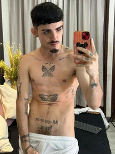 streaming pics de NikoStone_  2 photos