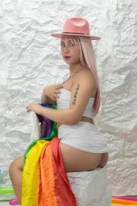 nicki_snow happy pride and Log live love🏳‍🌈🌈 Pic 3