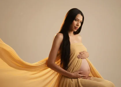 emily_cross pregnant Pic 2