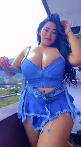 elizaferrer_: Blue 💙❤️‍🔥 ( 3 фото)