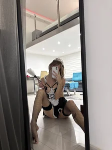 Katharina_Luna your cleaning lady 🤭🥰 Pic 4