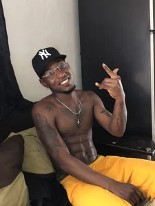 king__Black Public Poză 4