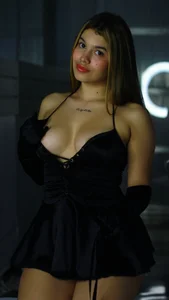 Sara_Cxx Public Pic 3