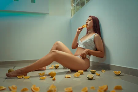 DaraBeckett Juicy charm Immagine  2